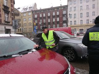 Strażniczki miejskie, pracownicy KZK GOP oraz Tramwajów Śląskich podczas akcji