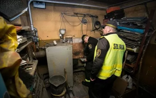 Kolejne miliony na lepszą jakość powietrza w Katowicach. Ponad 1100 interwencji strażników miejskich dotyczących spalania śmieci
