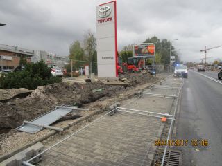 Przewrócony płot ul. Kolejowa
