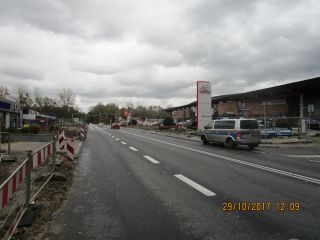 Przewrócony płot ul. Kolejowa