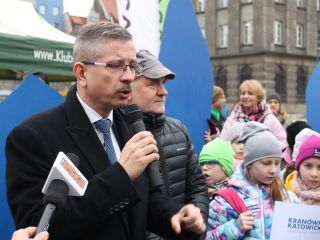 Kranówka katowicka - szluknij sie z kokotka! – takim hasłem Urząd Miasta i Katowickie Wodociągi zachęcają mieszkańców do picia wody z kranu