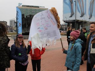 Kranówka katowicka - szluknij sie z kokotka! – takim hasłem Urząd Miasta i Katowickie Wodociągi zachęcają mieszkańców do picia wody z kranu