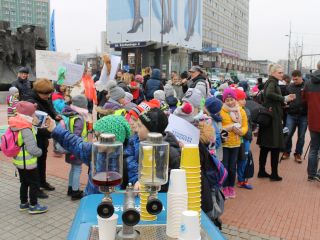 Kranówka katowicka - szluknij sie z kokotka! – takim hasłem Urząd Miasta i Katowickie Wodociągi zachęcają mieszkańców do picia wody z kranu