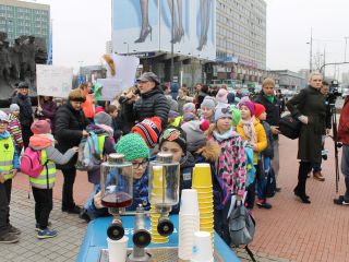 Kranówka katowicka - szluknij sie z kokotka! – takim hasłem Urząd Miasta i Katowickie Wodociągi zachęcają mieszkańców do picia wody z kranu