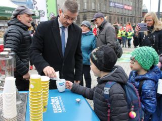 Kranówka katowicka - szluknij sie z kokotka! – takim hasłem Urząd Miasta i Katowickie Wodociągi zachęcają mieszkańców do picia wody z kranu