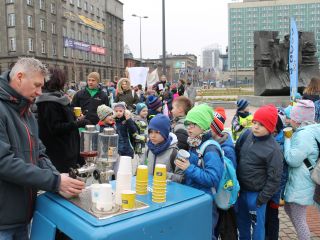 Kranówka katowicka - szluknij sie z kokotka! – takim hasłem Urząd Miasta i Katowickie Wodociągi zachęcają mieszkańców do picia wody z kranu