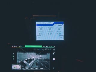 Nocny lot dronem z wykorzystaniem termowizji