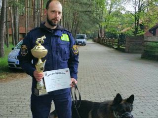 Michał Szafran i Balu - najlepszy zespół patrolowy