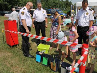 Uczestnicy pikniku rodzinnego Ekoodpowiedzialnie 2019