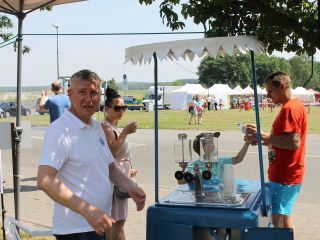 Uczestnicy pikniku rodzinnego Ekoodpowiedzialnie 2019