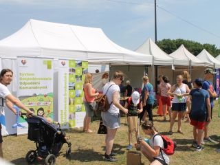 Uczestnicy pikniku rodzinnego Ekoodpowiedzialnie 2019