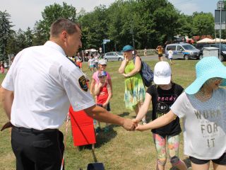 Uczestnicy pikniku rodzinnego Ekoodpowiedzialnie 2019