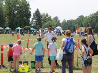 Uczestnicy pikniku rodzinnego Ekoodpowiedzialnie 2019