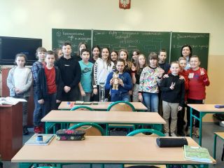 Odpowiedzialność prawna nieletnich - spotkanie szóstoklasistów z funkcjonariuszką straży miejskiej