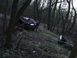 Mężczyzna wyrzucający opony na Załęskiej Hałdzie - mandat karny 500 złotych