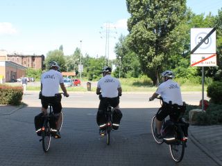 Strażnicy Miejscy z Katowic na elektrycznych rowerach