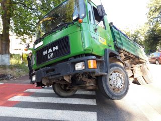 Zapadnięta jezdnia w Ligocie