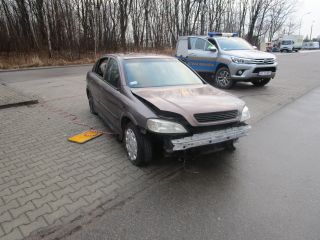 Auto retro, które trafiło na parking strzeżony