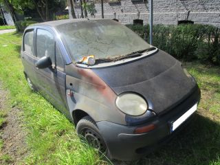 Auto retro, które trafiło na parking strzeżony