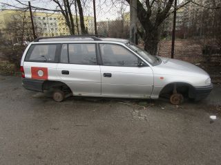 Auto retro, które trafiło na parking strzeżony