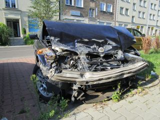 Auto retro, które trafiło na parking strzeżony
