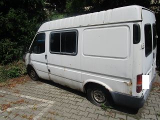 Auto retro, które trafiło na parking strzeżony