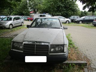 Porzucony samochód