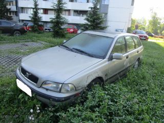 Porzucony samochód