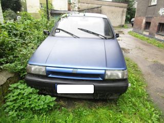 Porzucony samochód