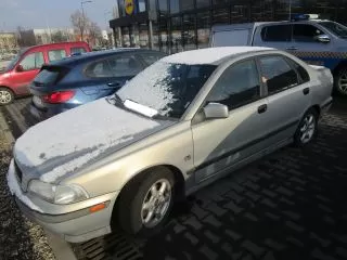 Porzucony samochód