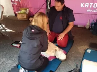 Strażnicy miejscy i inne służby na  pikniku 
