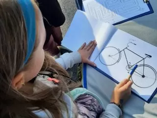 Strażnicy miejscy i inne służby na  pikniku 