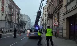 Strażnicy miejscy w czasie akcji po zawaleniu się stropu budynku przy ulicy Chopina (1)