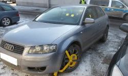 Patrol straży miejskiej, pojazd z założoną blokadą (1)